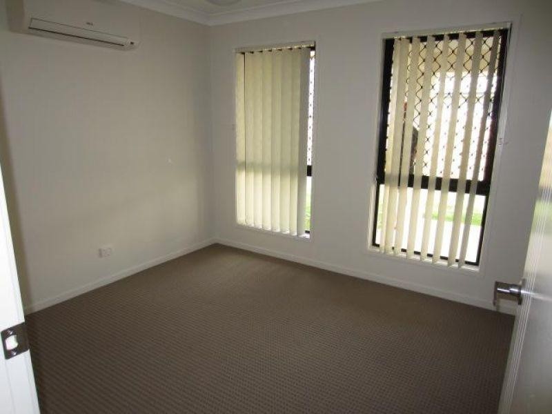 3 Catho Avenue, Mount Low QLD 4818