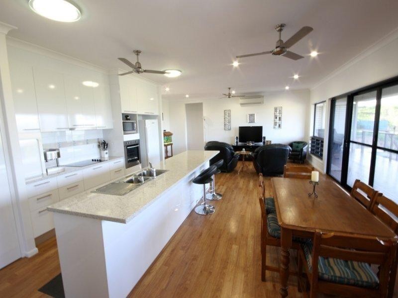 121 Goicoechea Drive, Bushland Beach QLD 4818