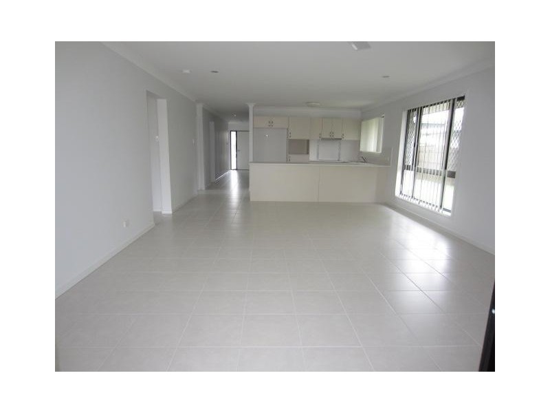 12 Stella Street, Kelso QLD 4815