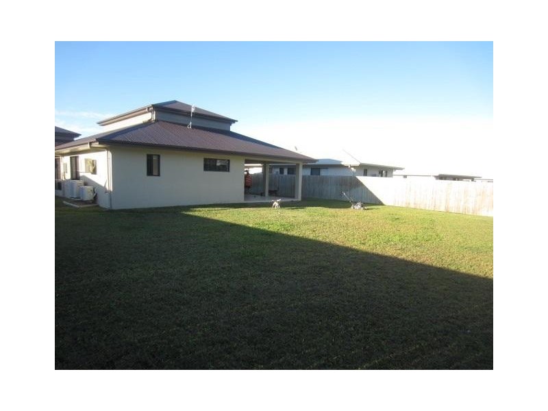 30 Kirrama Court, Bushland Beach QLD 4818