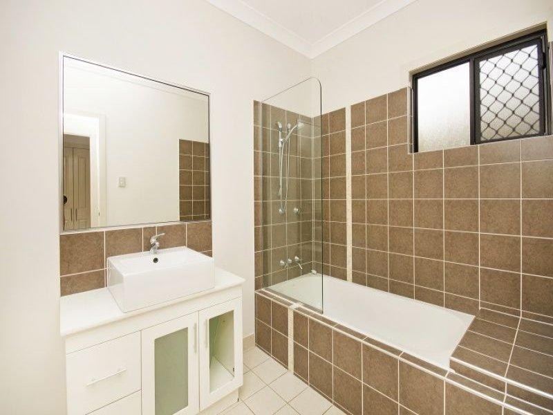 28 Daintree Drive, Bushland Beach QLD 4818