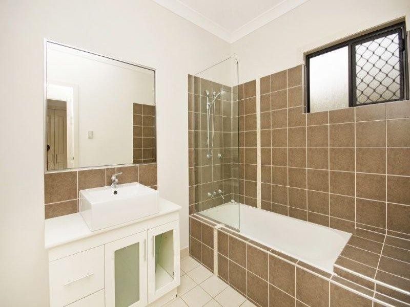 28 Daintree Drive, Bushland Beach QLD 4818