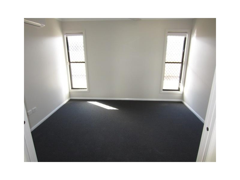 5 Catho Avenue, Mount Low QLD 4818