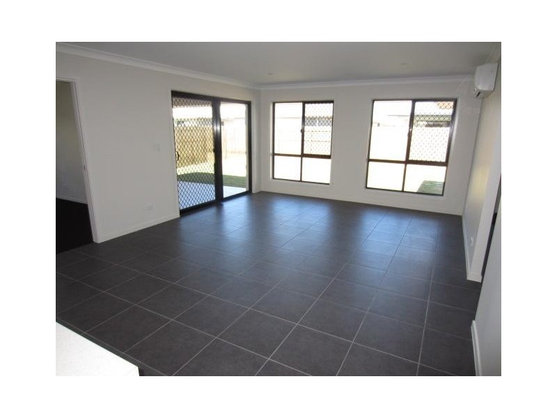 12 Catho Avenue, Mount Low QLD 4818