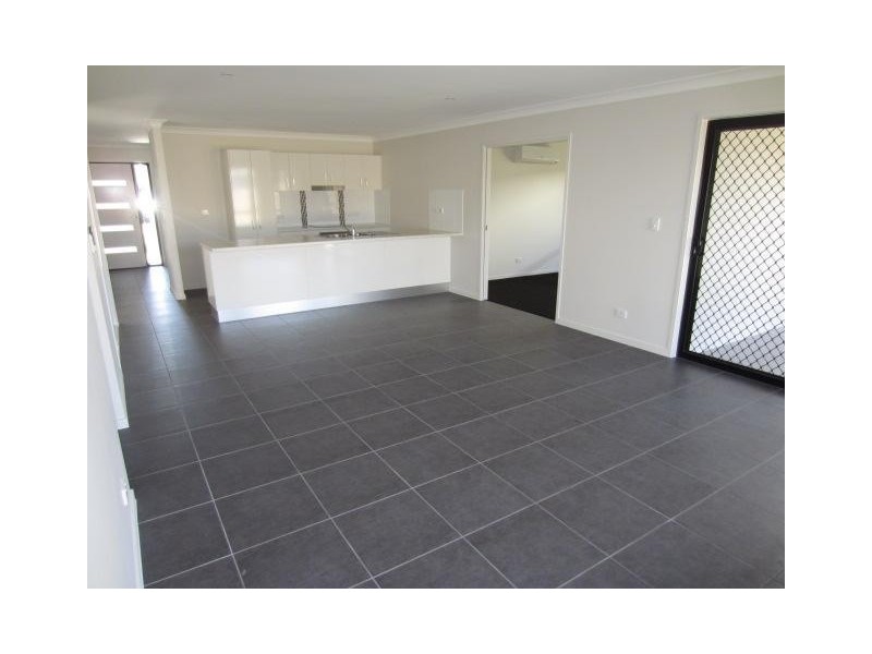 12 Catho Avenue, Mount Low QLD 4818