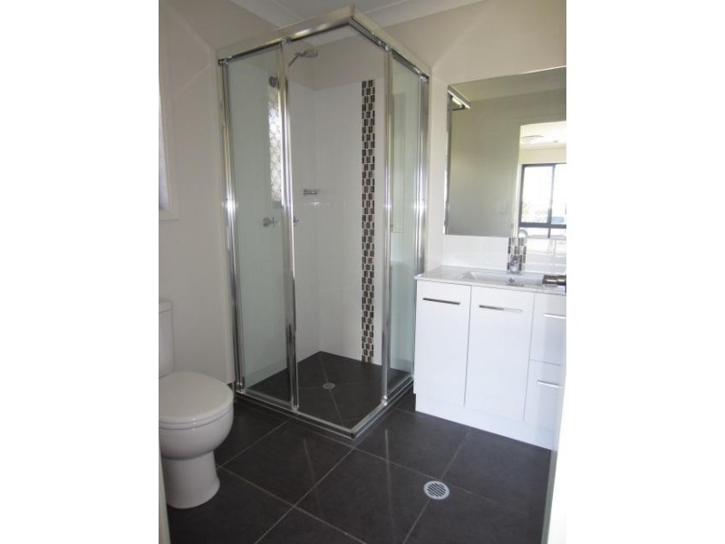 12 Catho Avenue, Mount Low QLD 4818