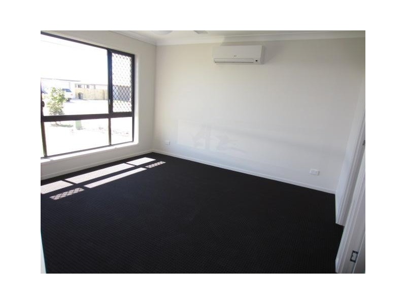 12 Catho Avenue, Mount Low QLD 4818