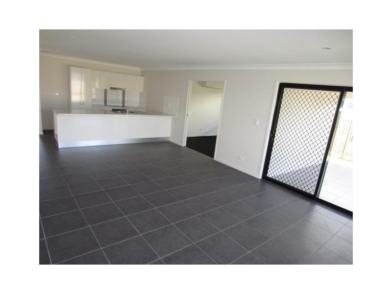 12 Catho Avenue, Mount Low QLD 4818