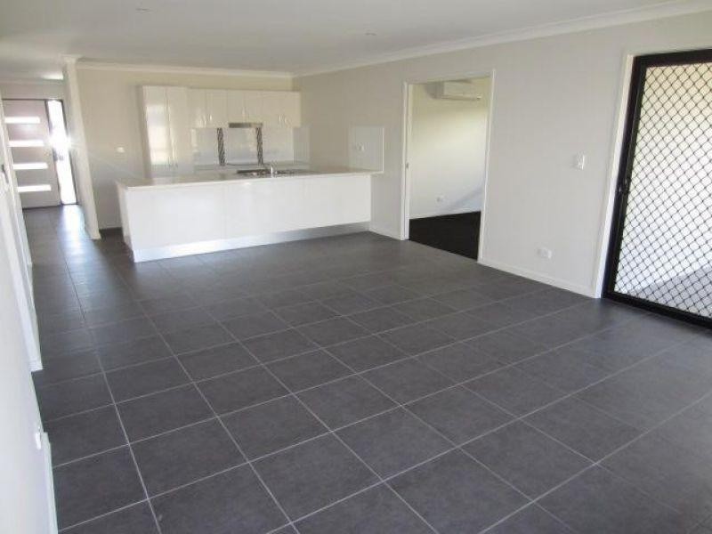 12 Catho Avenue, Mount Low QLD 4818