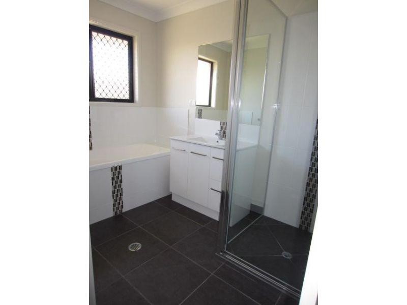 12 Catho Avenue, Mount Low QLD 4818