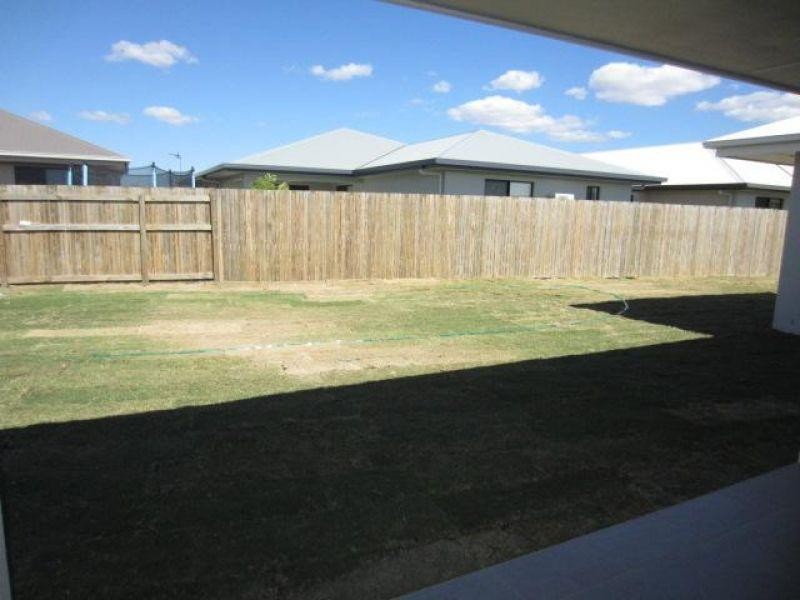 12 Catho Avenue, Mount Low QLD 4818