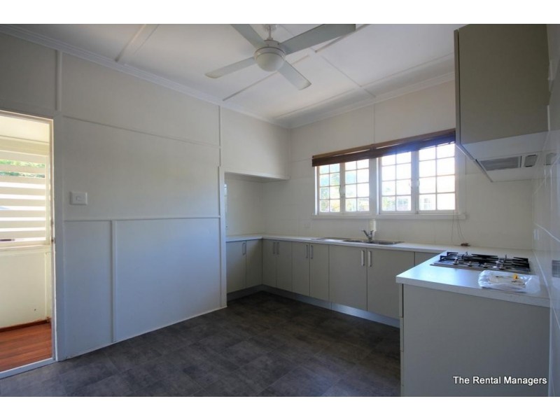 30 Sheriff Street, Hermit Park QLD 4812