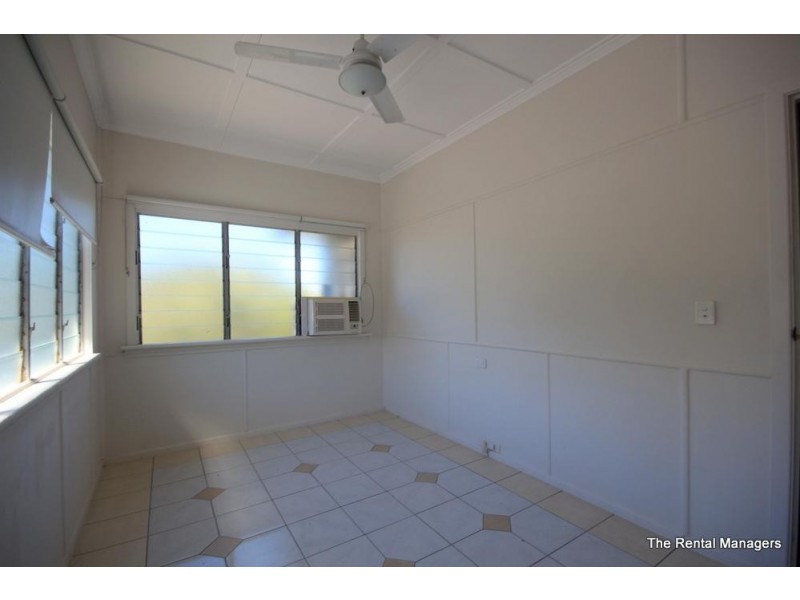 30 Sheriff Street, Hermit Park QLD 4812