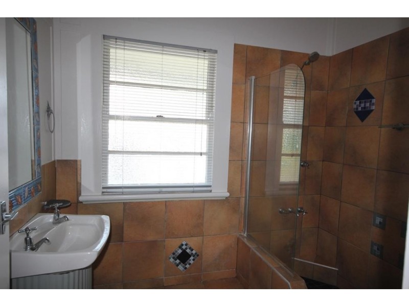 30 Sheriff Street, Hermit Park QLD 4812