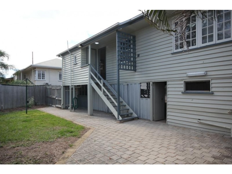 30 Sheriff Street, Hermit Park QLD 4812