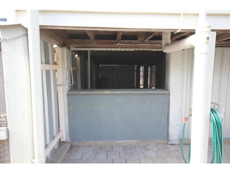 30 Sheriff Street, Hermit Park QLD 4812