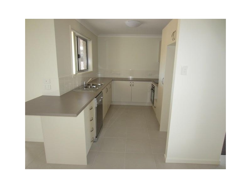 5 Smugglers Cove, Mount Low QLD 4818