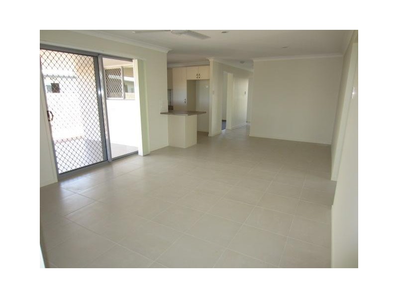 5 Smugglers Cove, Mount Low QLD 4818