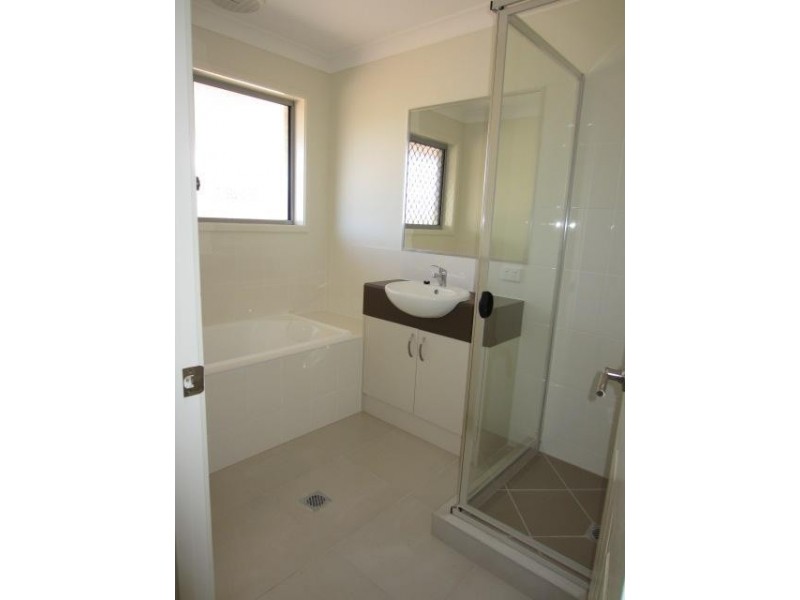 5 Smugglers Cove, Mount Low QLD 4818