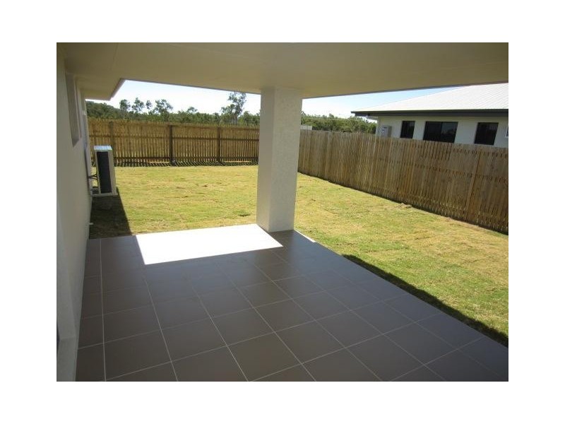 5 Smugglers Cove, Mount Low QLD 4818