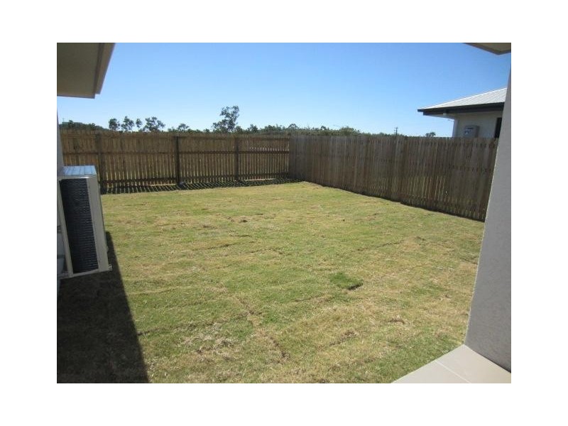 5 Smugglers Cove, Mount Low QLD 4818