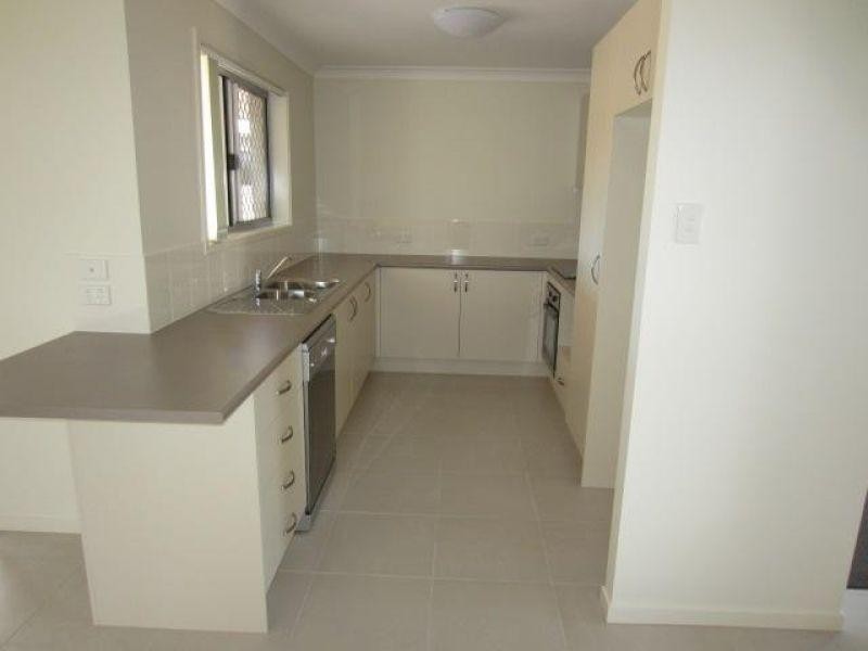 5 Smugglers Cove, Mount Low QLD 4818