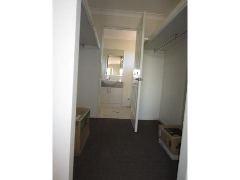 5 Smugglers Cove, Mount Low QLD 4818