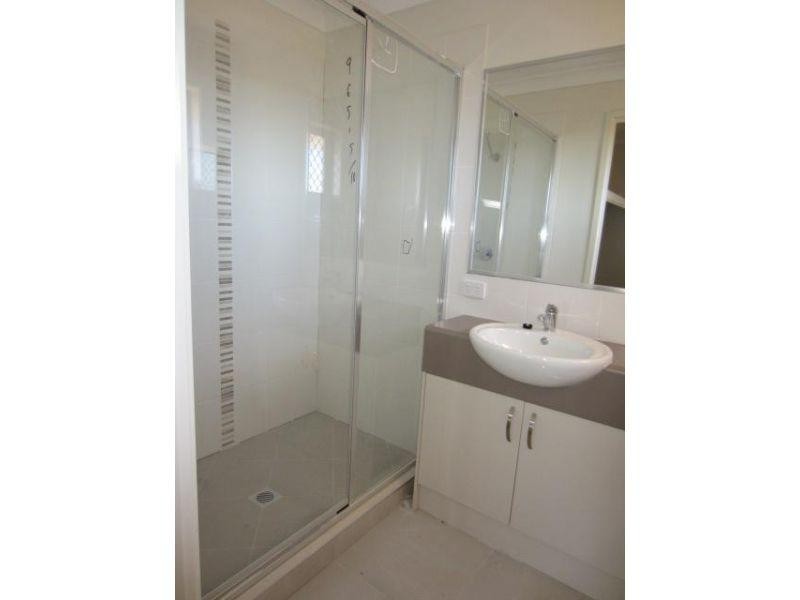 5 Smugglers Cove, Mount Low QLD 4818