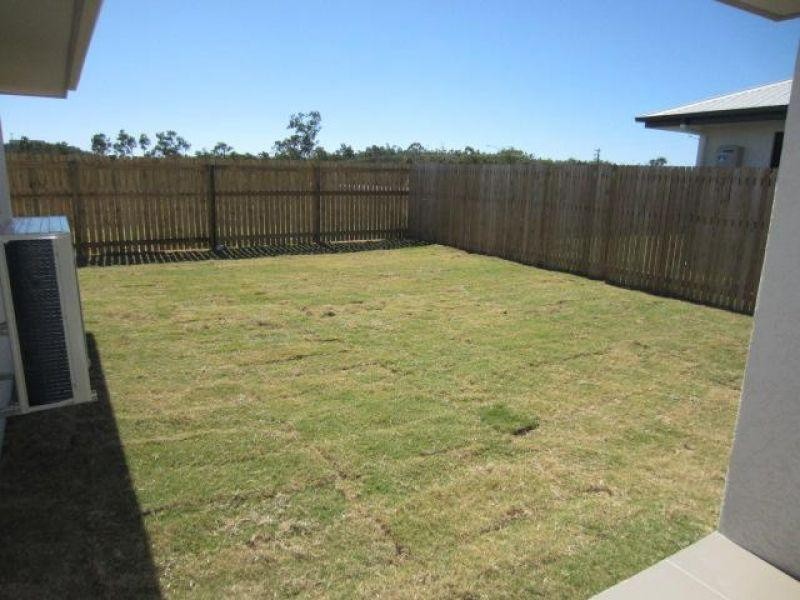 5 Smugglers Cove, Mount Low QLD 4818