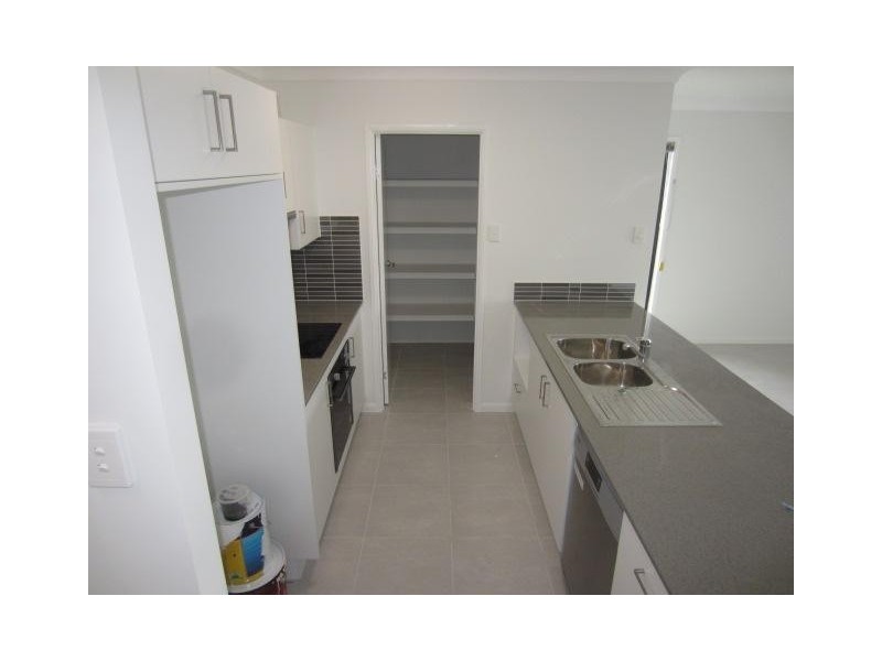 7 Dahlia Street, Burdell QLD 4818