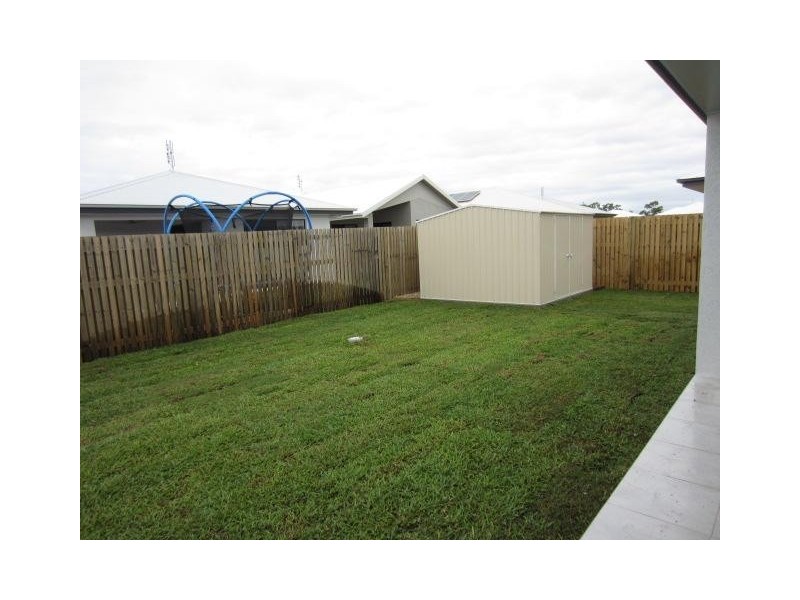 7 Dahlia Street, Burdell QLD 4818