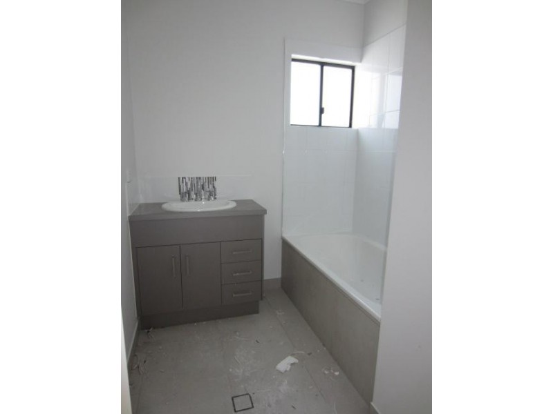 7  Ellendale Street, Mount Low QLD 4818