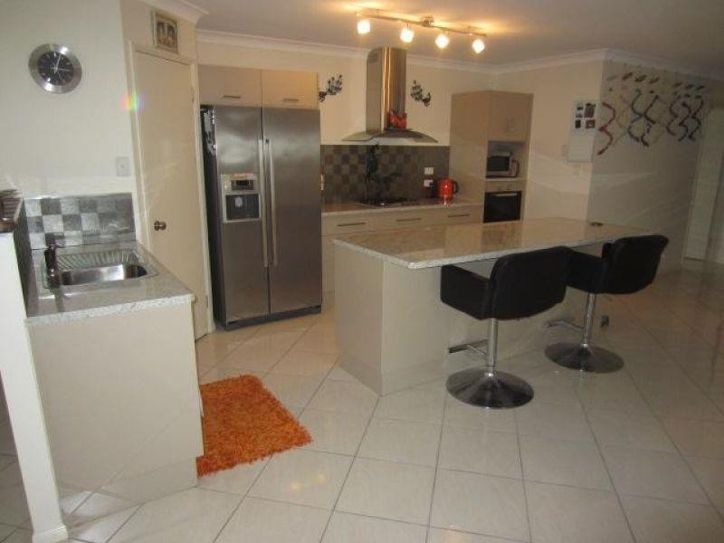 5 Osterlund Place, Burdell QLD 4818