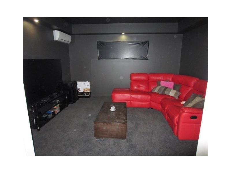 101 Daydream Circuit, Burdell QLD 4818