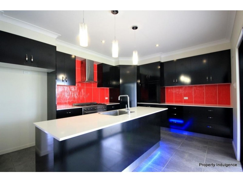 101 Daydream Circuit, Burdell QLD 4818