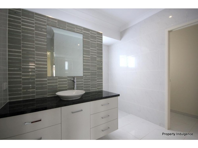 101 Daydream Circuit, Burdell QLD 4818