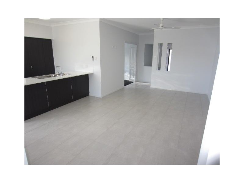 30 Dahlia Street, Burdell QLD 4818