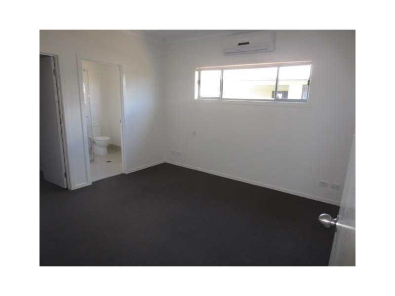 2/89 Sanctum Boulevard, Mount Low QLD 4818