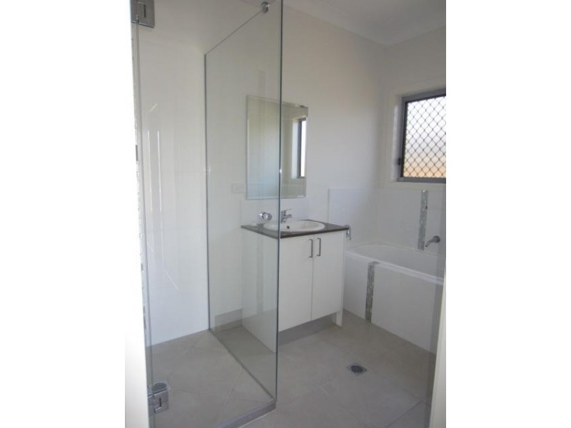 2/89 Sanctum Boulevard, Mount Low QLD 4818