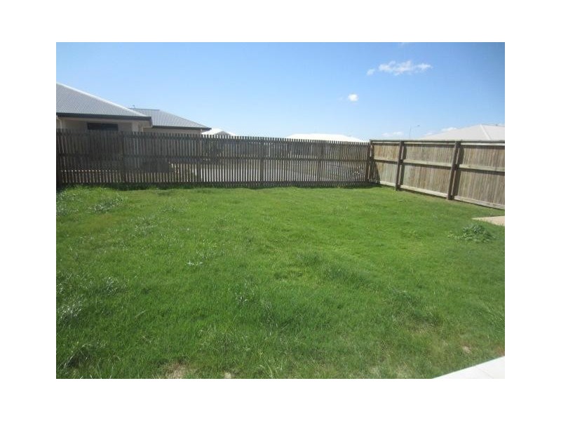 2/89 Sanctum Boulevard, Mount Low QLD 4818