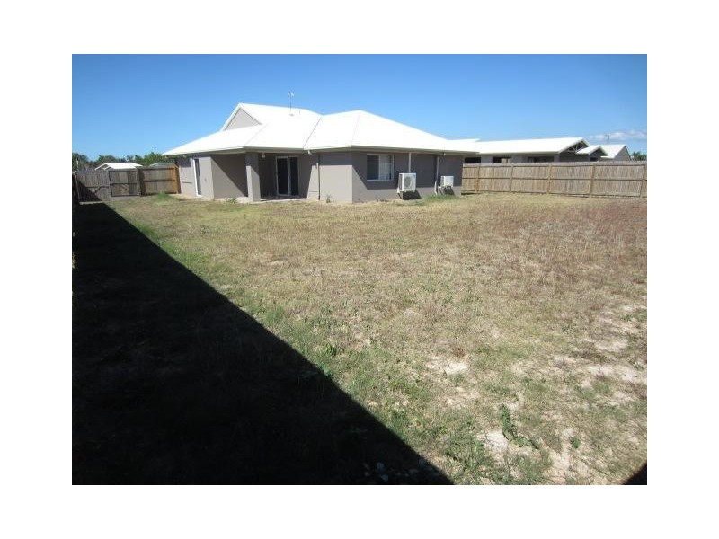 7 Beach Court, Balgal Beach QLD 4816