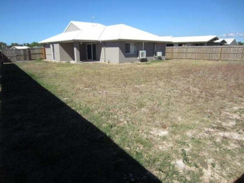 7 Beach Court, Balgal Beach QLD 4816