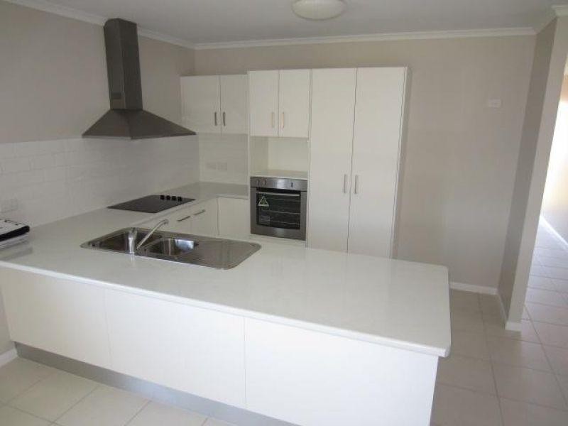 10 Beach Court, Balgal Beach QLD 4816