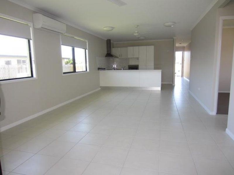 10 Beach Court, Balgal Beach QLD 4816