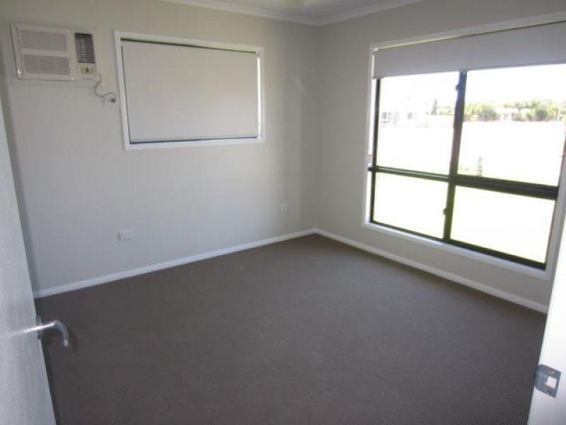 10 Beach Court, Balgal Beach QLD 4816