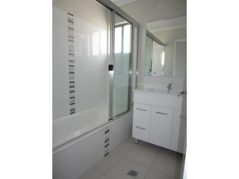 10 Beach Court, Balgal Beach QLD 4816