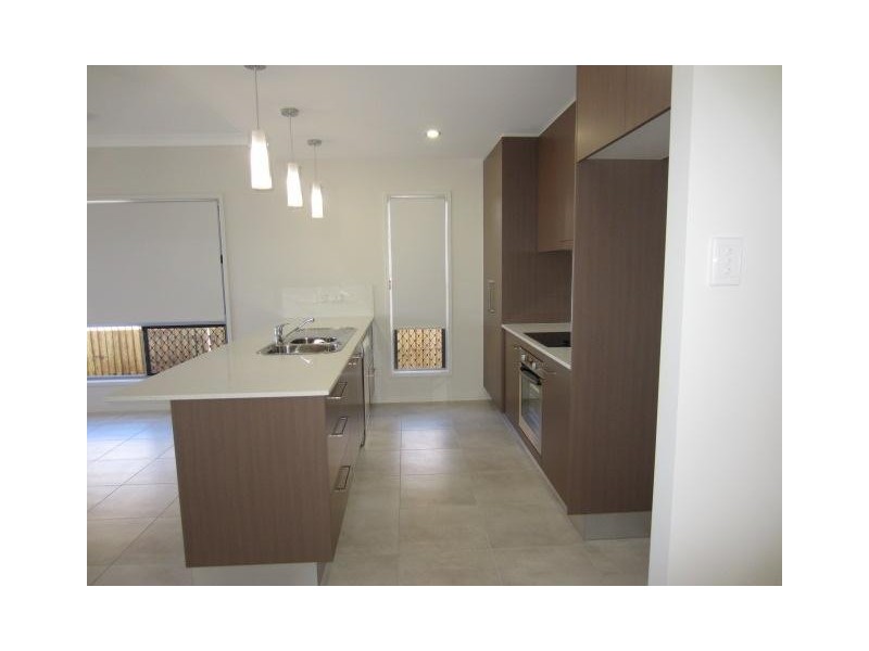 16 Dahlia Street, Burdell QLD 4818