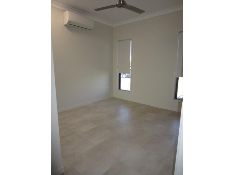 16 Dahlia Street, Burdell QLD 4818