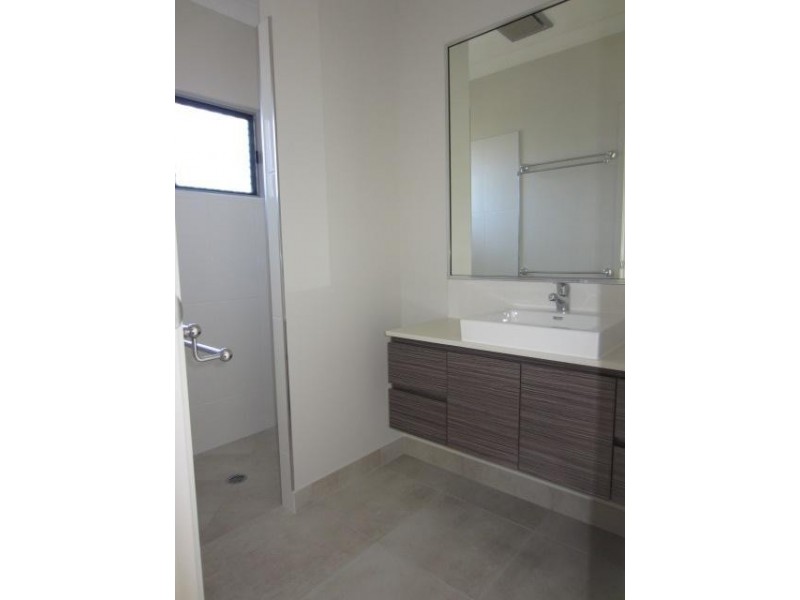 16 Dahlia Street, Burdell QLD 4818