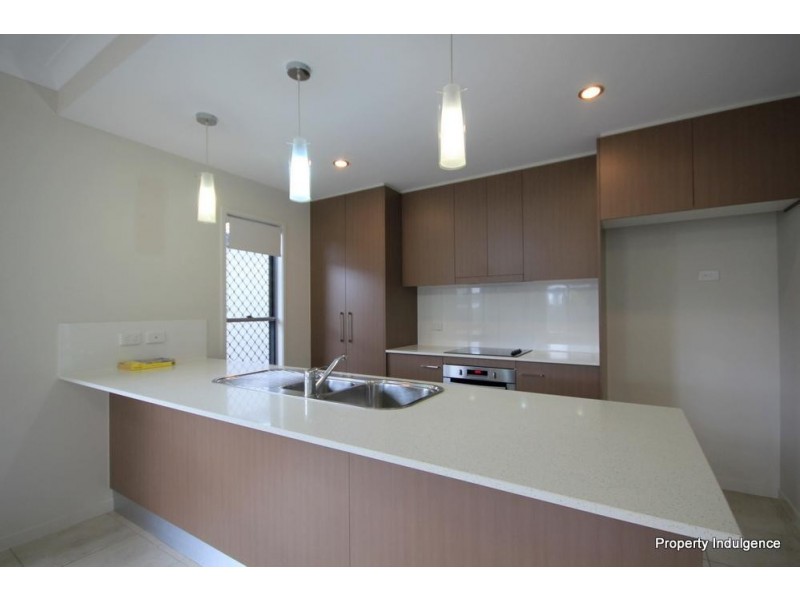 16 Dahlia Street, Burdell QLD 4818